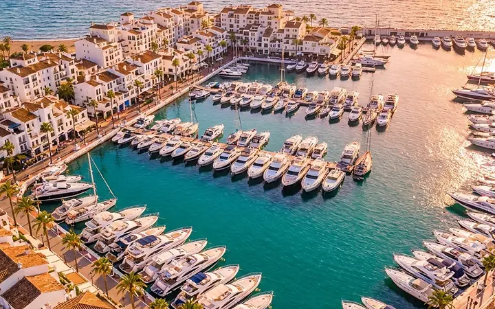 Private transfer from Málaga Airport to Golden Mile